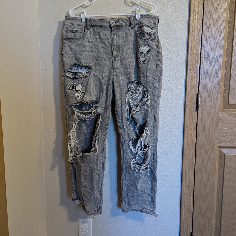 American Eagle x Peanuts Mom Jeans